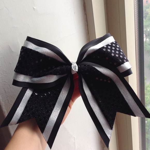 Cheer Bow Bundle!! (From Cheer Athletics Plano,TX) - Picture 4 of 5
